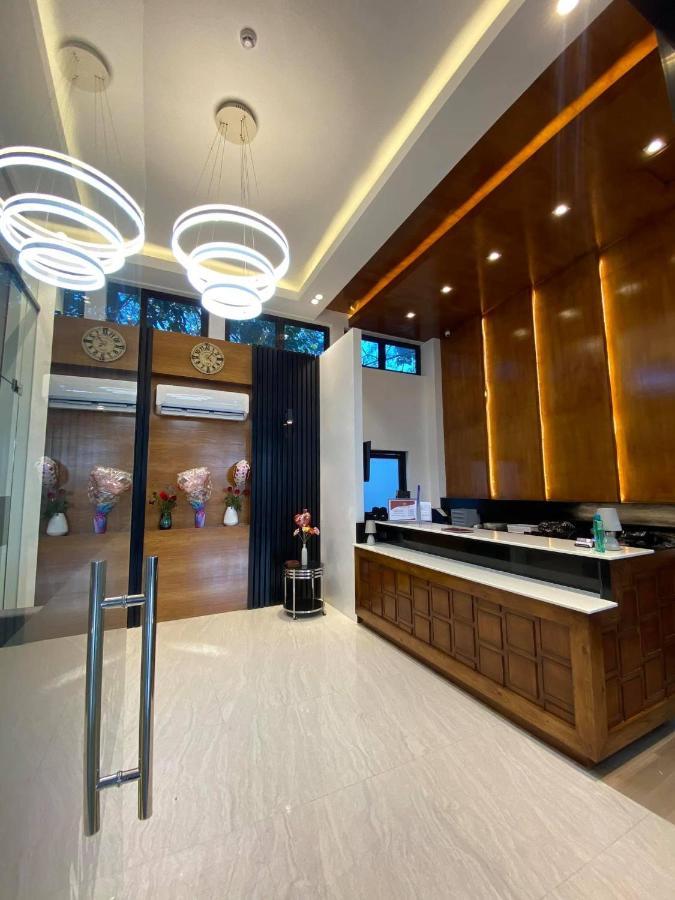 A.M @ 93Rd Hotel โอลองกาโป ภายนอก รูปภาพ